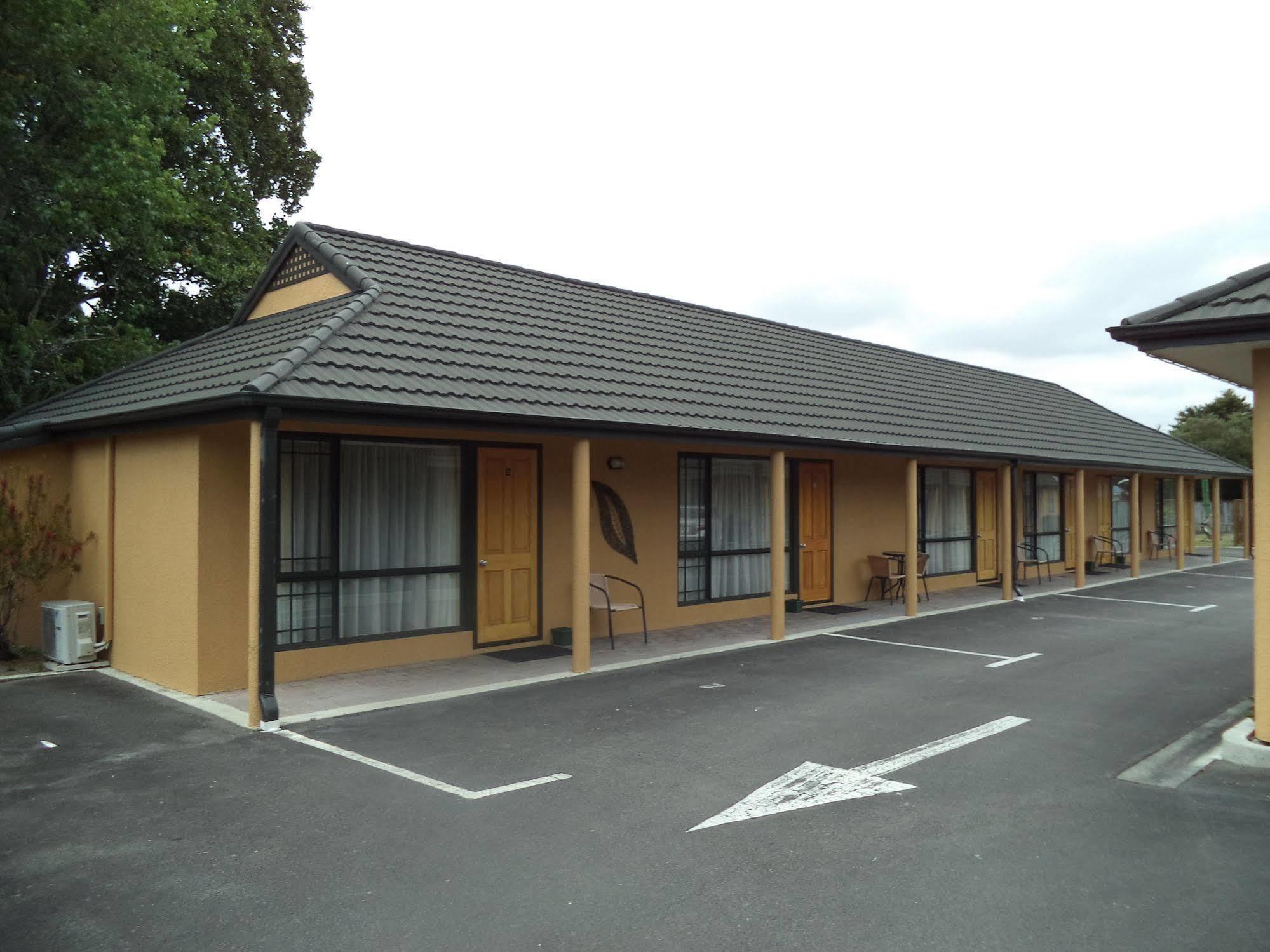 South Park Motel Мастертон Экстерьер фото
