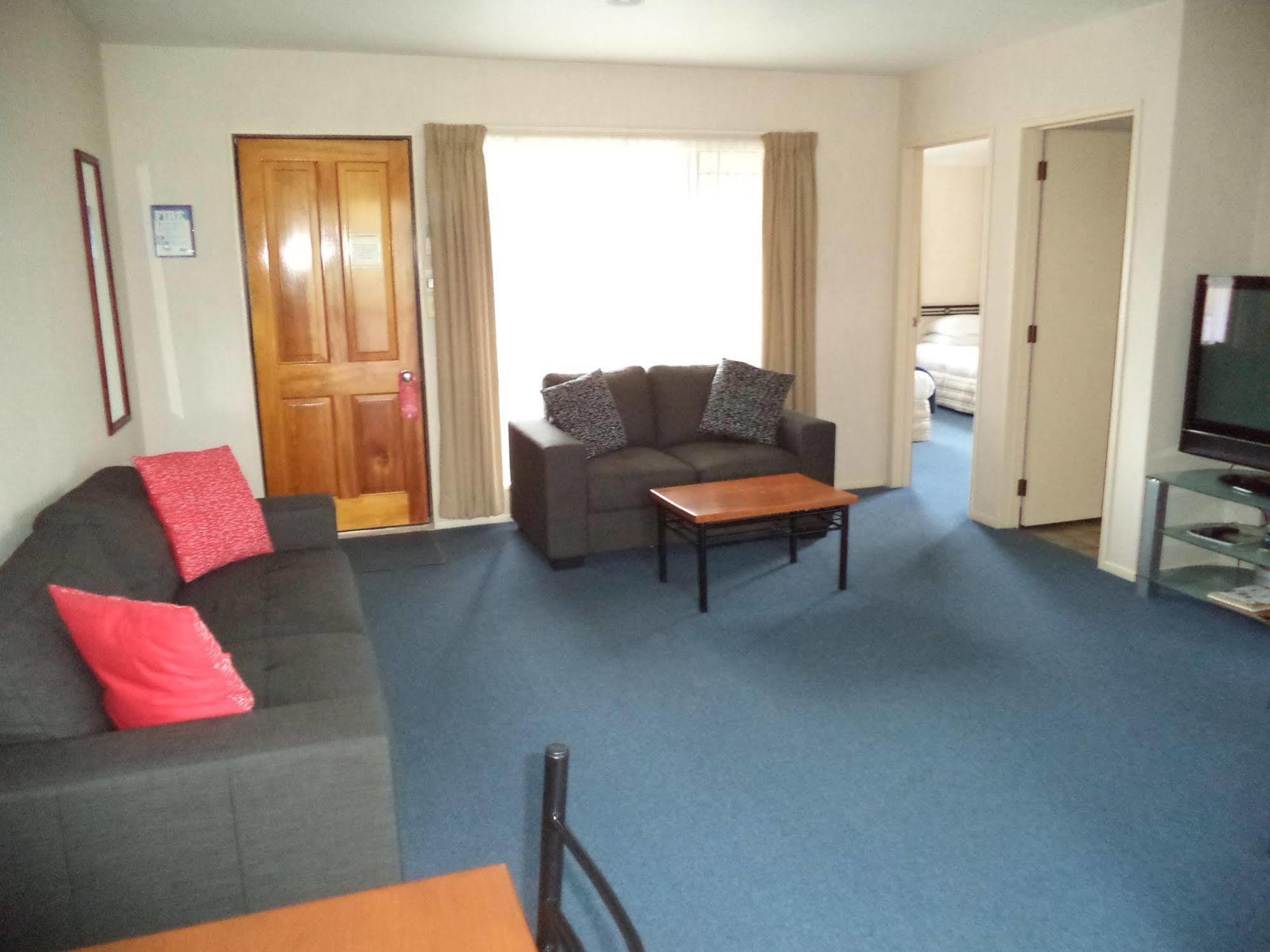 South Park Motel Мастертон Экстерьер фото