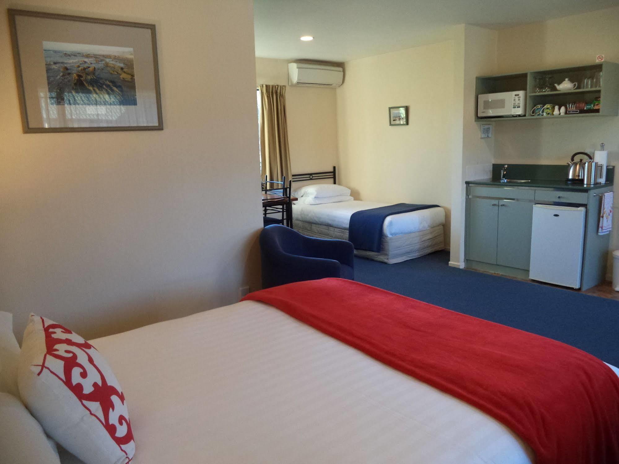 South Park Motel Мастертон Экстерьер фото